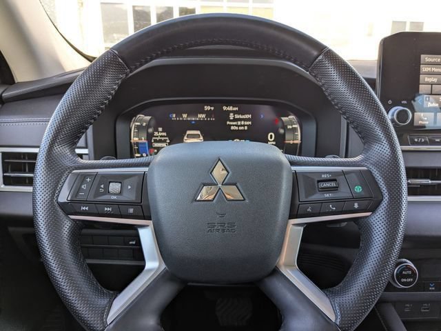 Used 2023 Mitsubishi Outlander SEL AWD/4WD image 16
