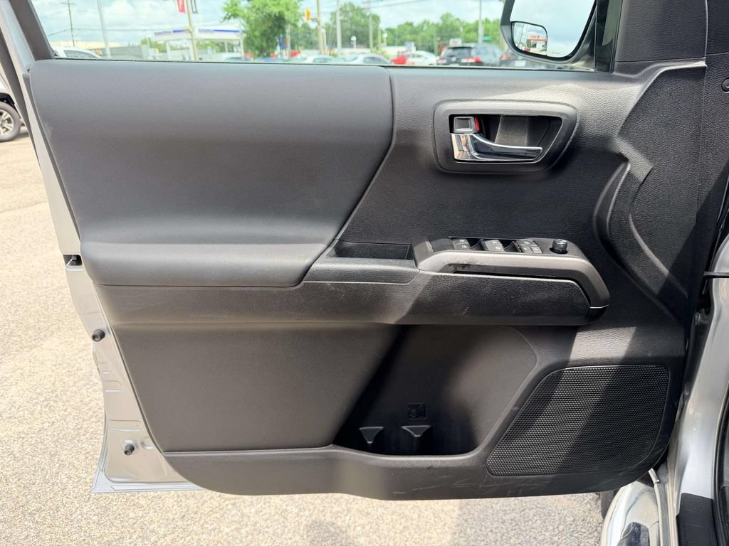 Certified 2022 Toyota Tacoma TRD Sport AWD/4WD image 18