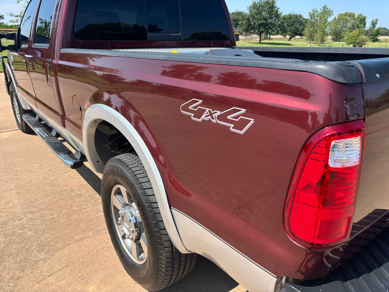 Used 2010 Ford F250 Lariat image 8