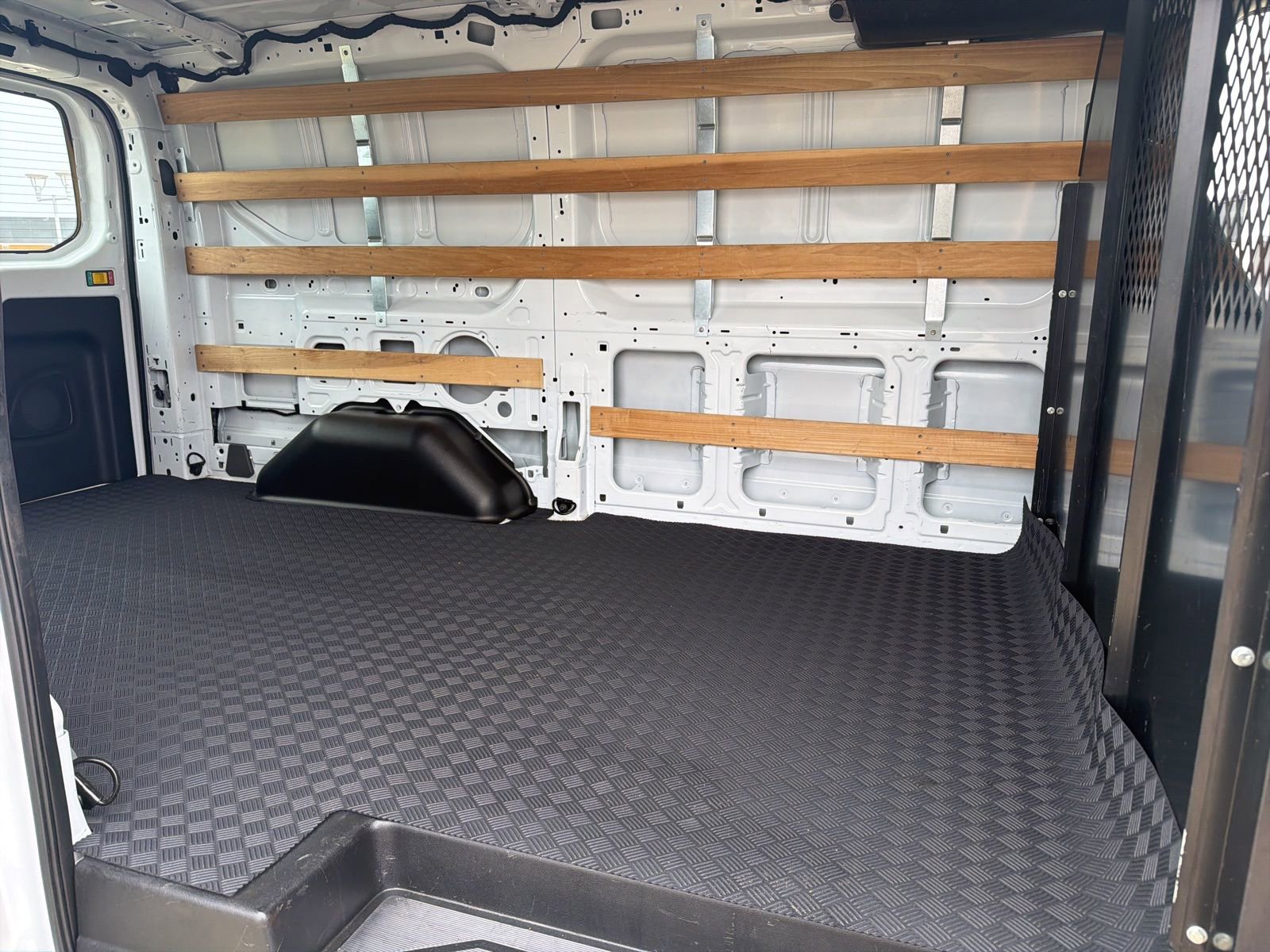 Used 2024 Ford Transit 250 Low Roof w/ Exterior Upgrade Package image 26