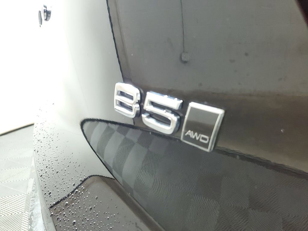 Certified 2023 Volvo XC40 B5 Plus w/ Protection Package Premier image 9