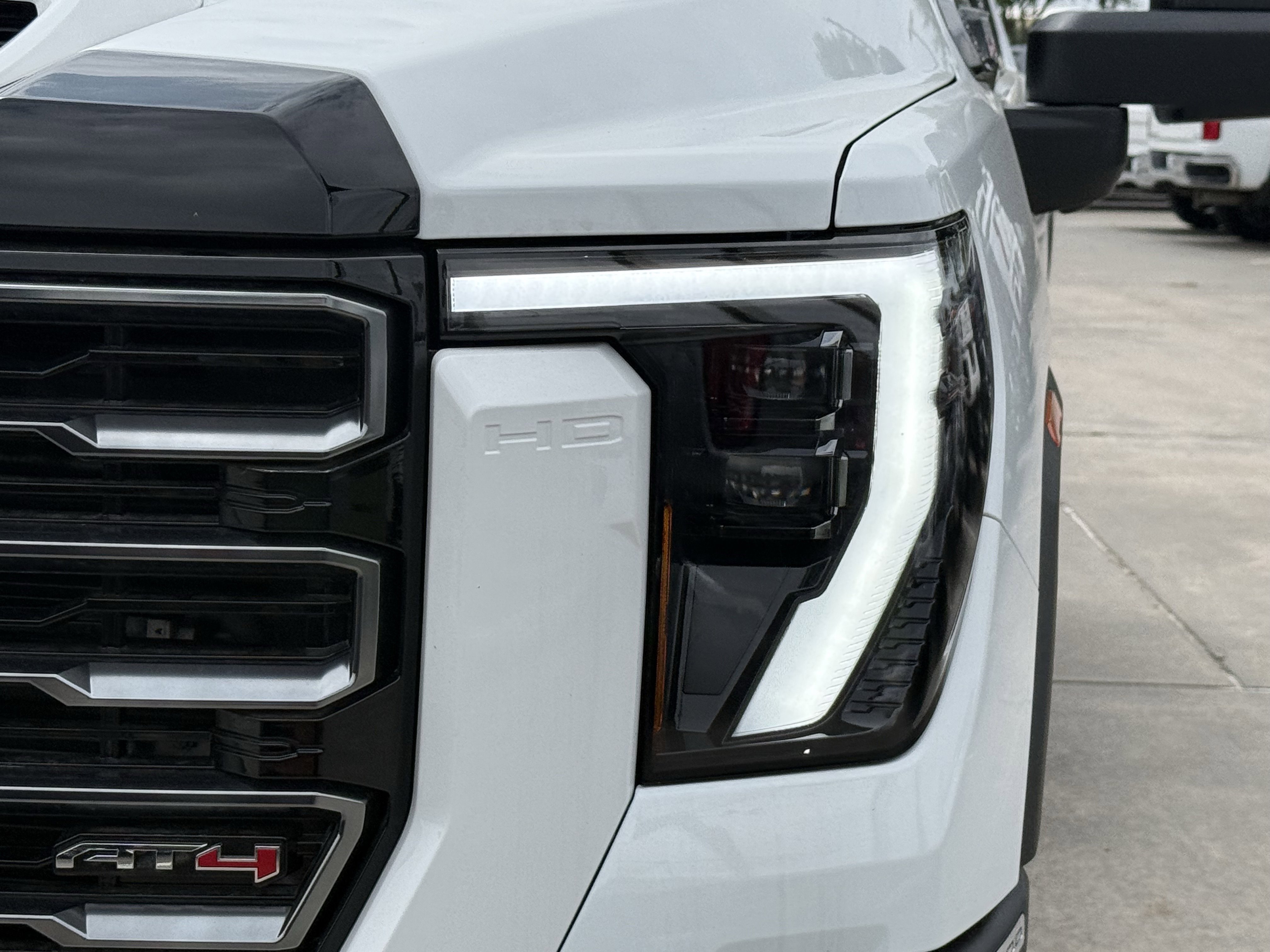 Used 2026 GMC Sierra 2500 AT4 w/ AT4 Premium Plus Package AWD/4WD image 8