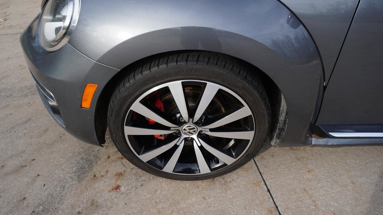 Used 2014 Volkswagen Beetle R-Line image 9
