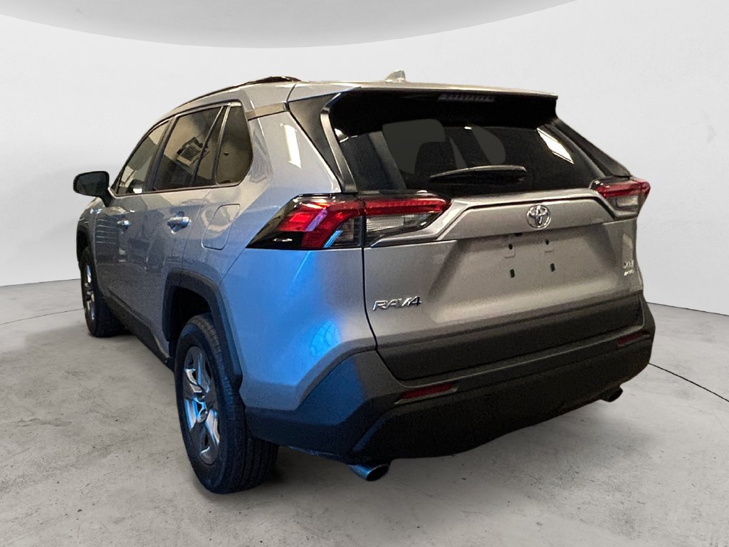 Used 2025 Toyota RAV4 XLE AWD/4WD image 3