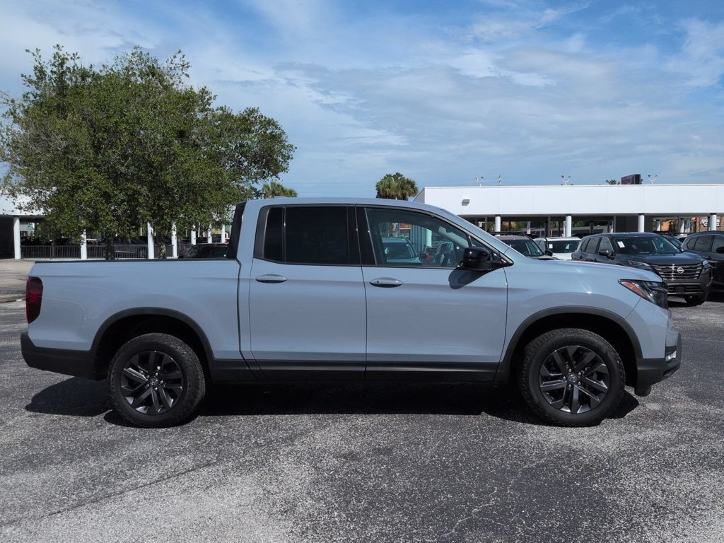 Used 2025 Honda Ridgeline Sport image 3