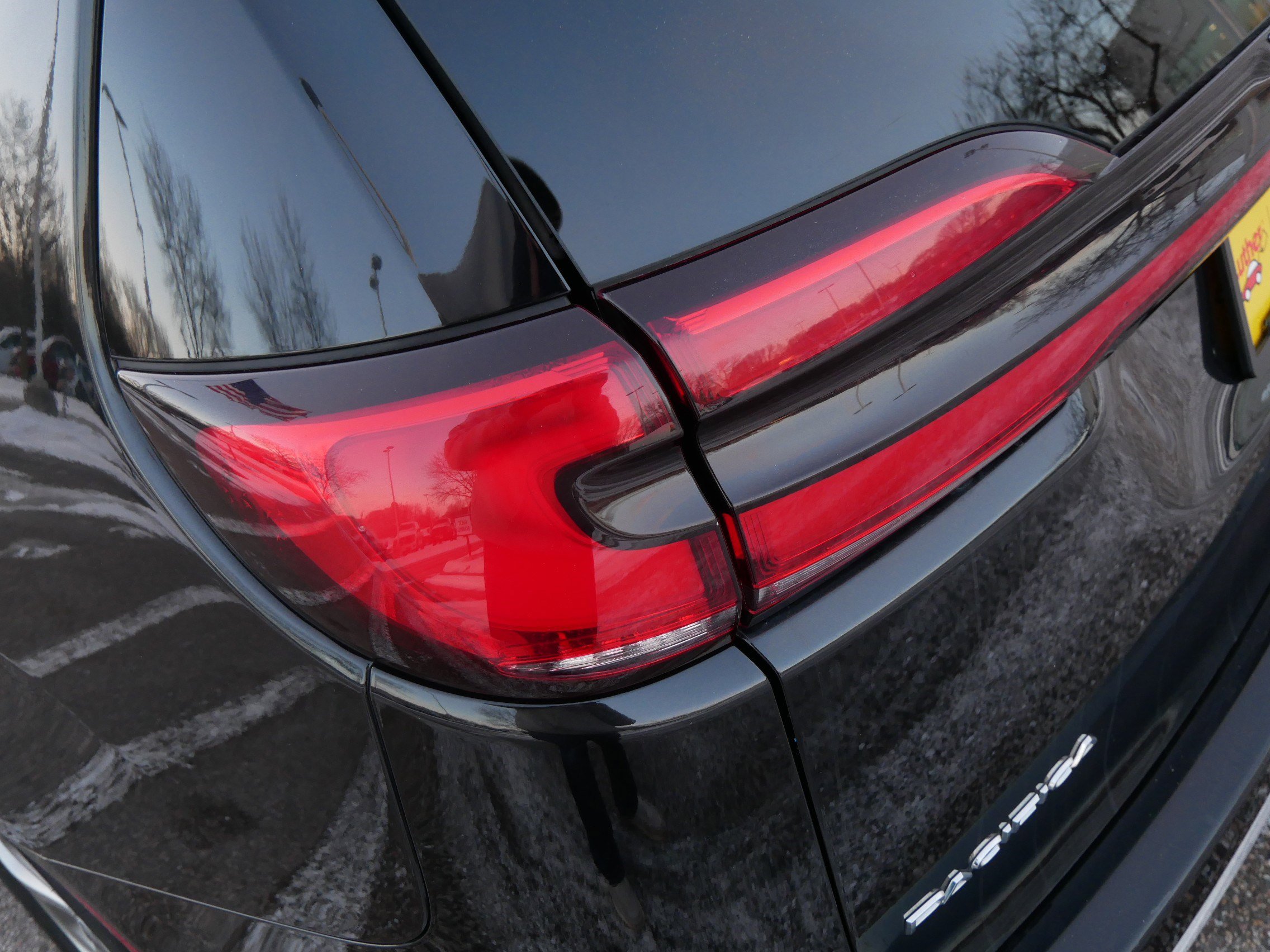 Used 2023 Chrysler Pacifica Limited FWD image 17