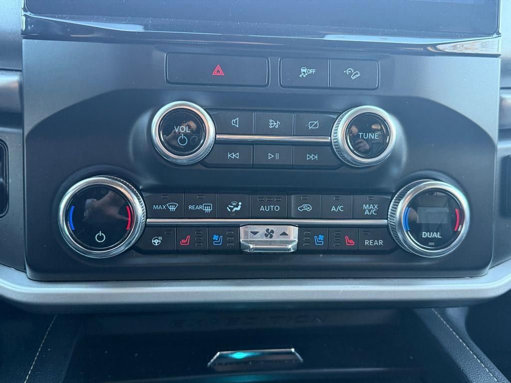 Used 2022 Ford Expedition Max XLT image 19