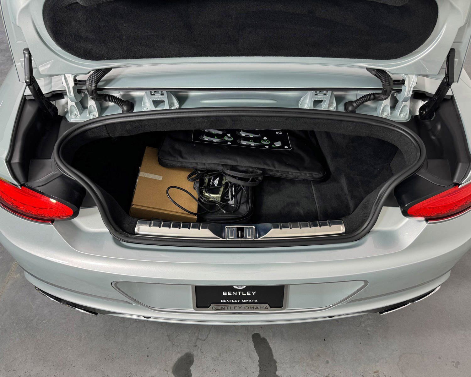 Used 2024 Bentley Continental GT Azure image 42