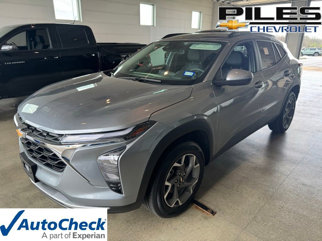 Used 2025 Chevrolet Trax LT