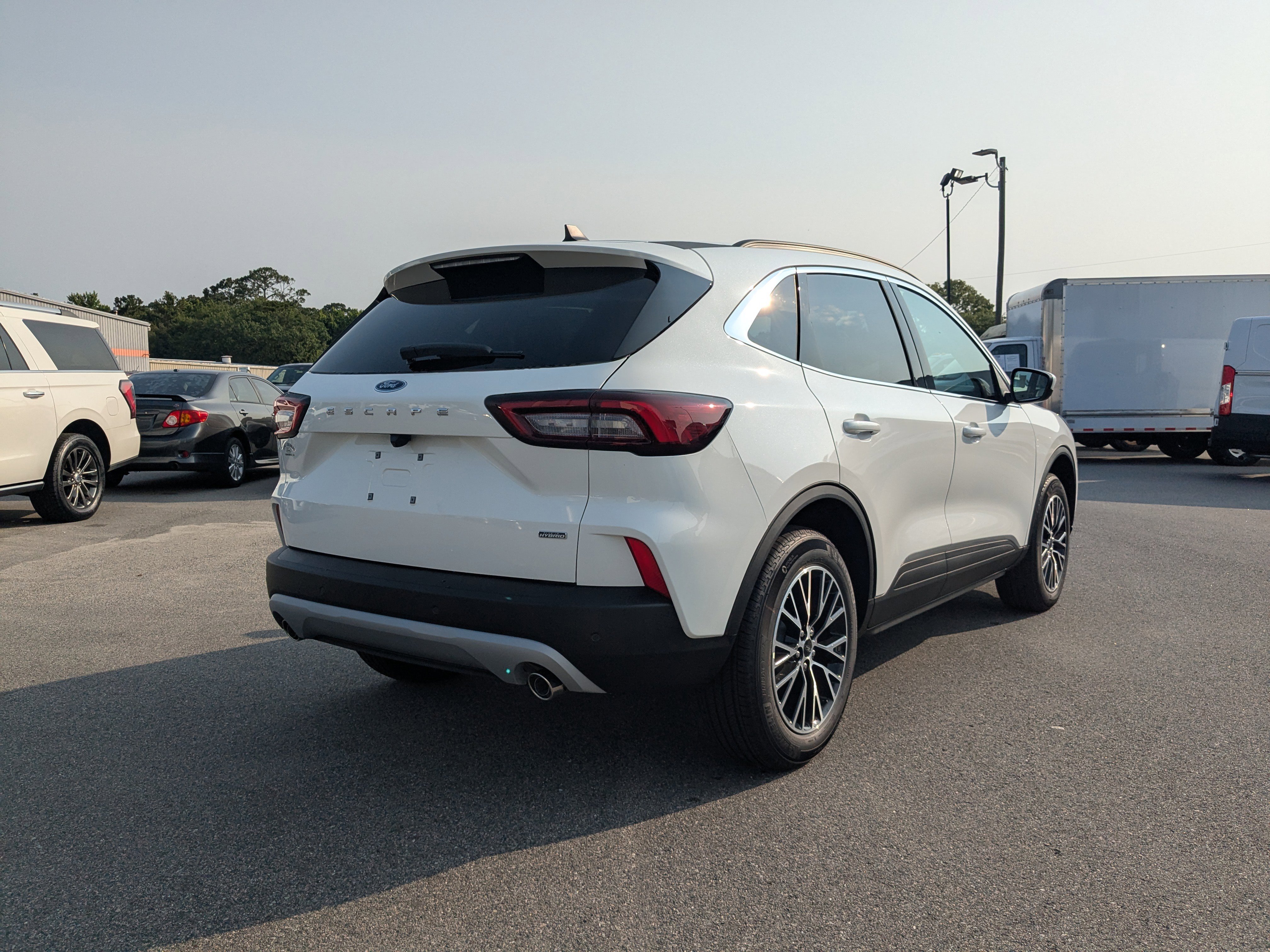 New 2025 Ford Escape SE image 4