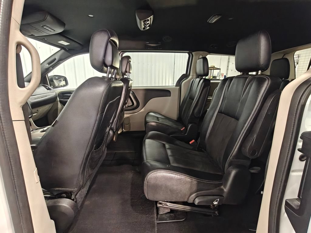 Used 2019 Dodge Grand Caravan SXT FWD image 23