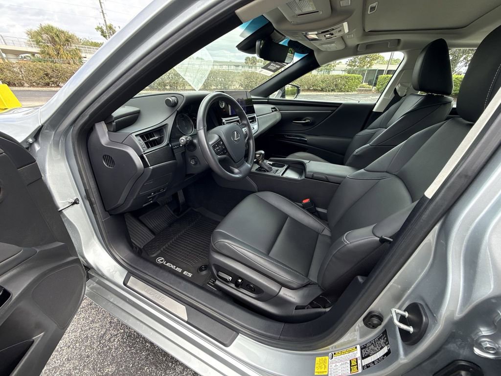 Used 2025 Lexus ES 350 w/ Premium Package image 30