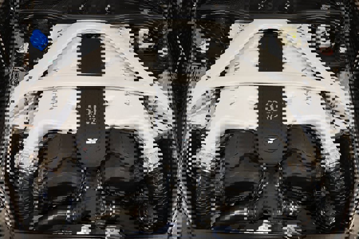 Used 2016 Aston Martin Rapide S image 42