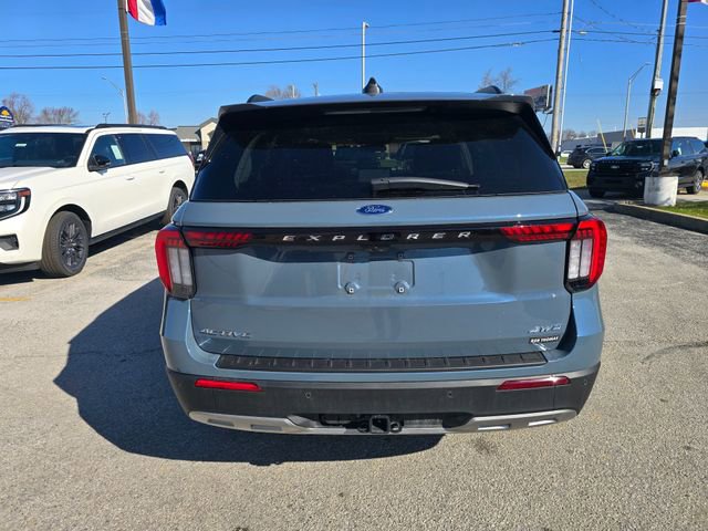 Used 2025 Ford Explorer Active w/ Active Comfort Package image 4