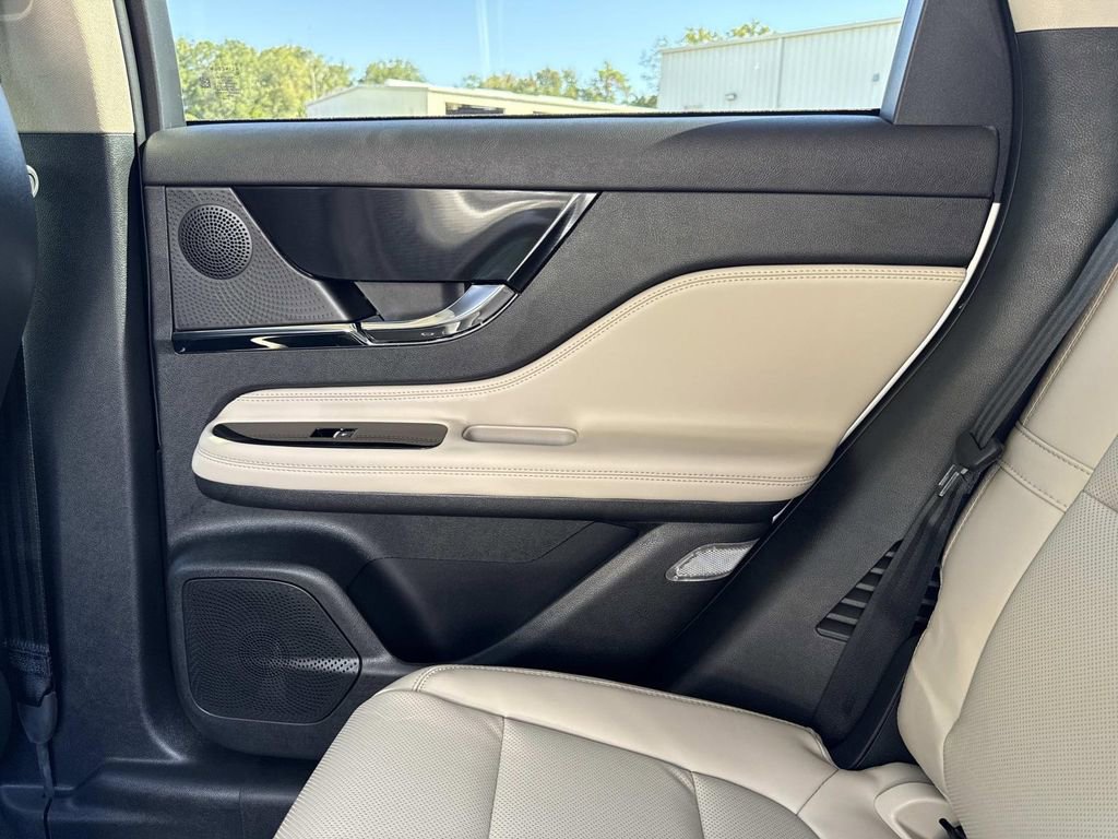 New 2026 Lincoln Corsair Premiere image 15