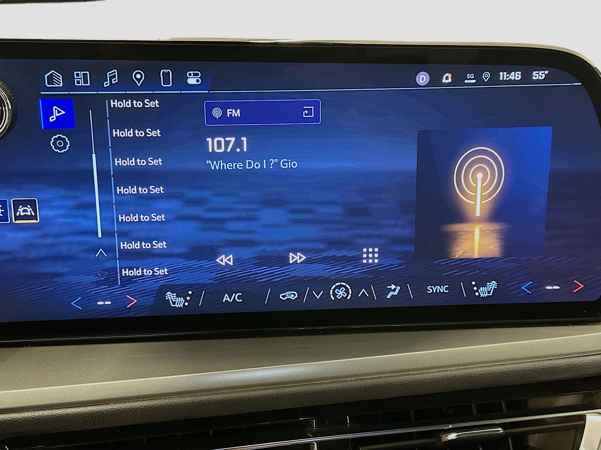 Used 2025 Chevrolet Traverse LT image 21