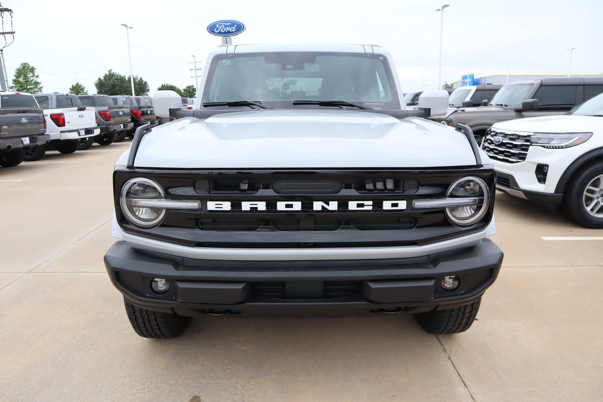 New 2026 Ford Bronco Outer Banks AWD/4WD image 10