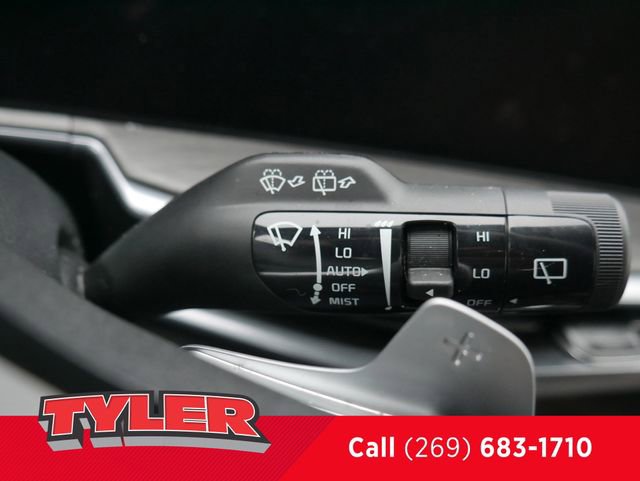 Used 2025 Kia Sorento SX Prestige w/ Olive Brown Leather Package image 27