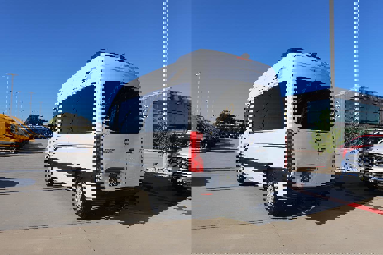 Used 2019 Mercedes-Benz Sprinter 2500 image 3