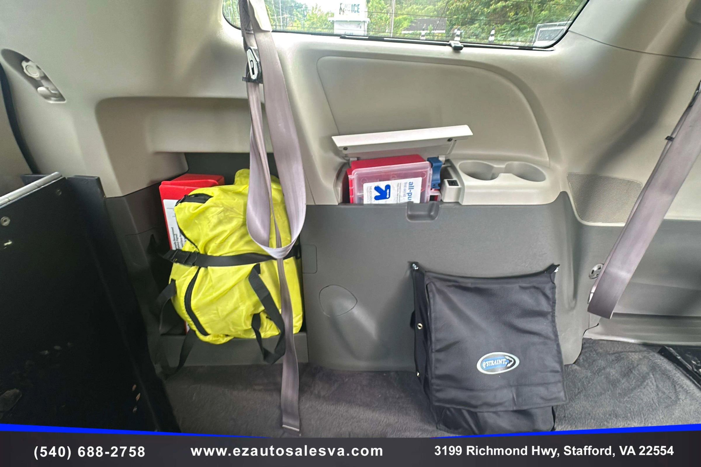 Used 2020 Toyota Sienna XLE image 28