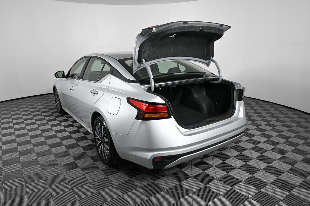 Used 2024 Nissan Altima 2.5 SV image 28