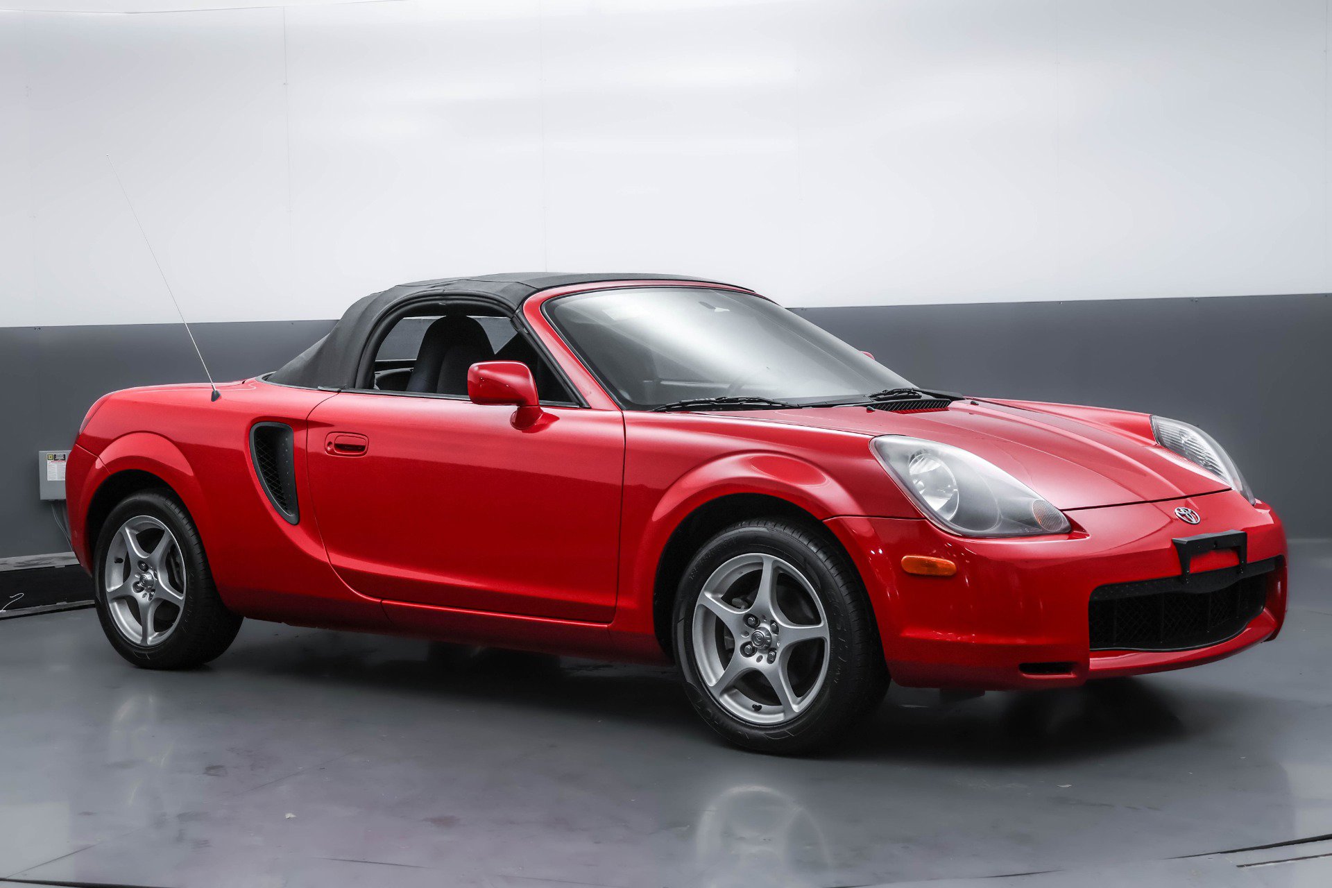 Used 2001 Toyota MR2 image 32