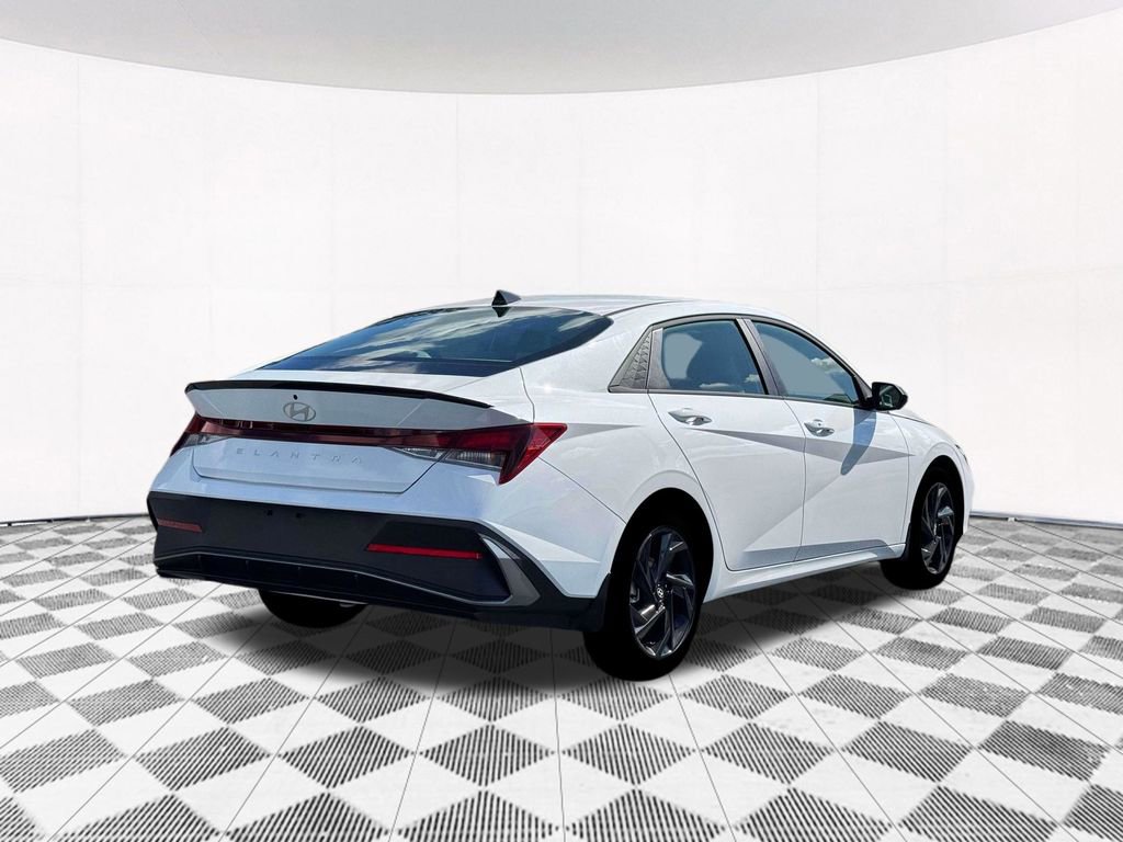 New 2026 Hyundai Elantra Sport FWD image 11