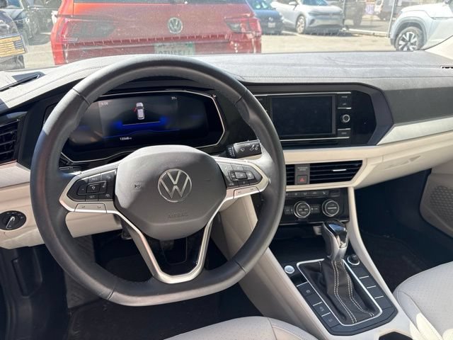 Certified 2024 Volkswagen Jetta SE w/ Panoramic Sunroof Package FWD image 6