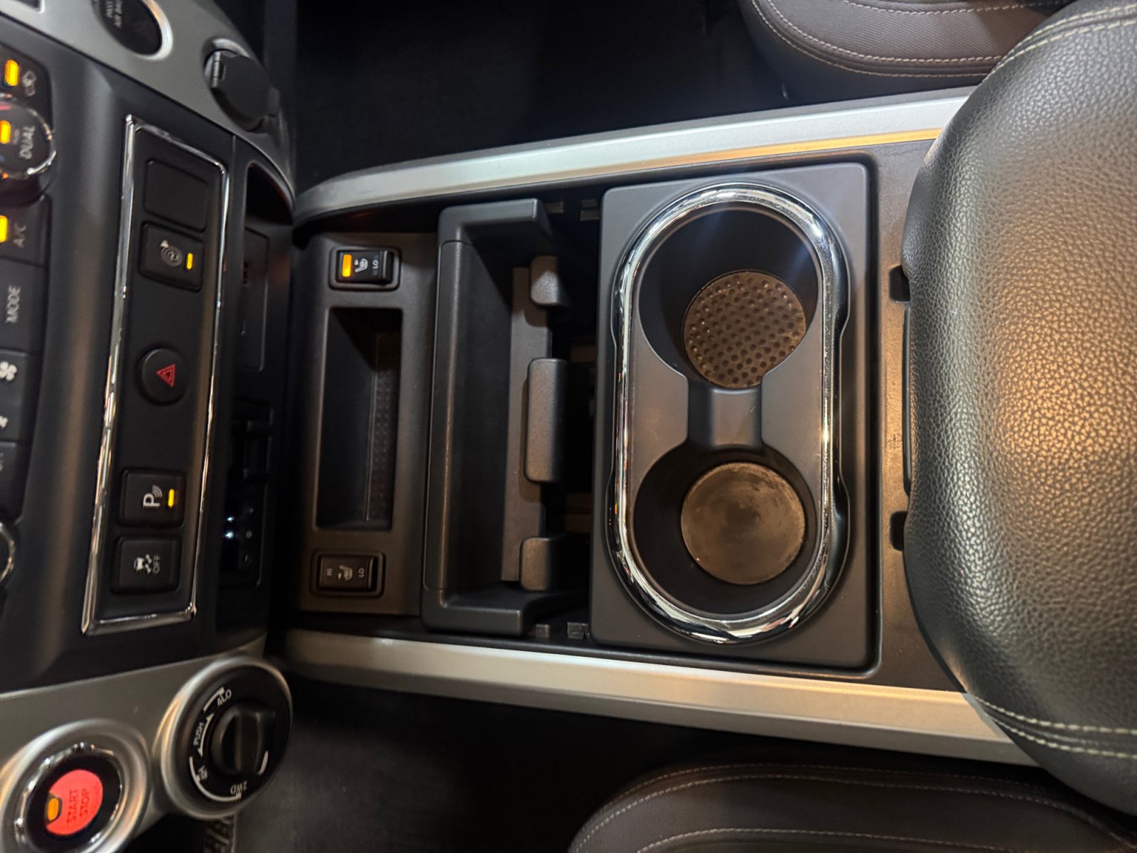 Used 2020 Nissan Titan SV w/ SV Convenience Package AWD/4WD image 15
