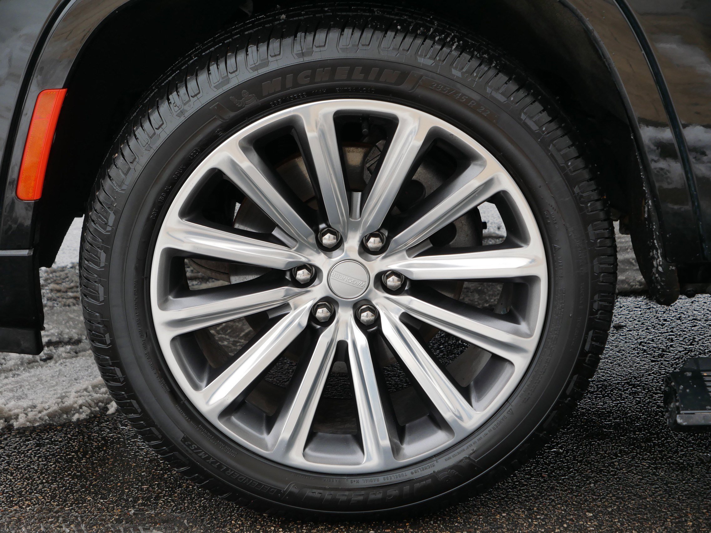 Used 2023 Jeep Grand Wagoneer Series II image 15