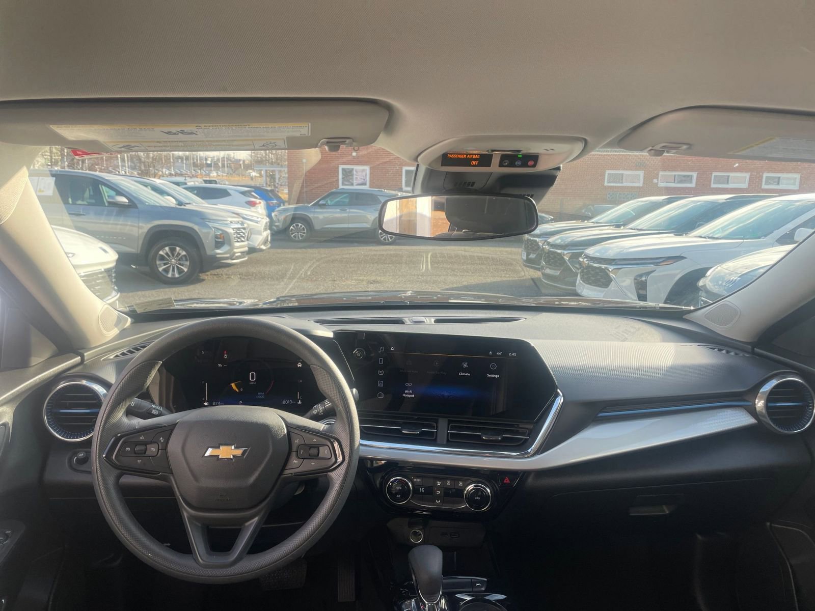 Used 2025 Chevrolet Trax LT image 31