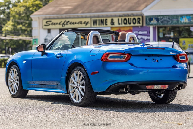 Used 2017 FIAT 124 Spider Lusso RWD image 6