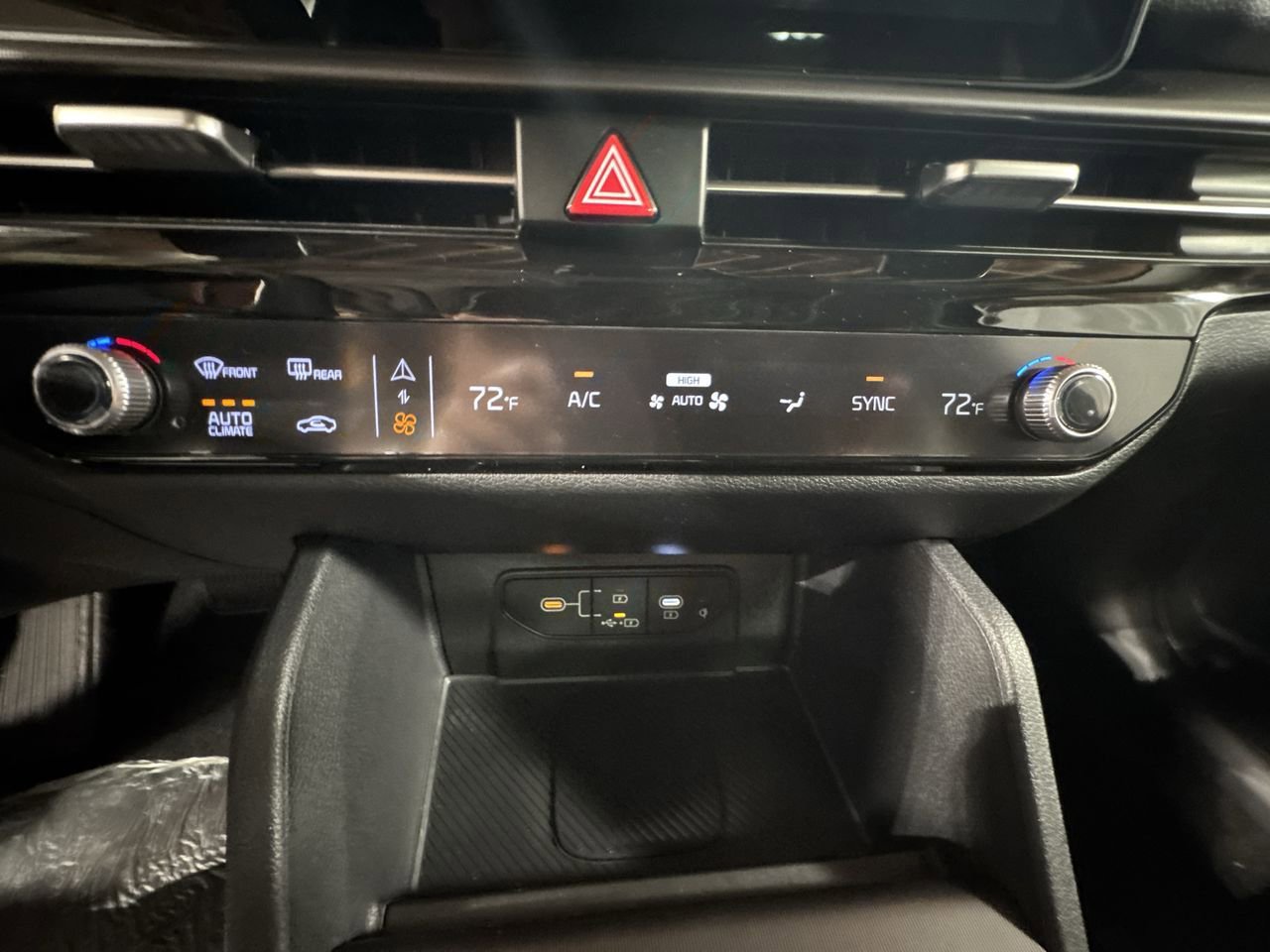 New 2026 Kia Sportage EX w/ EX Panorama Roof Package image 25