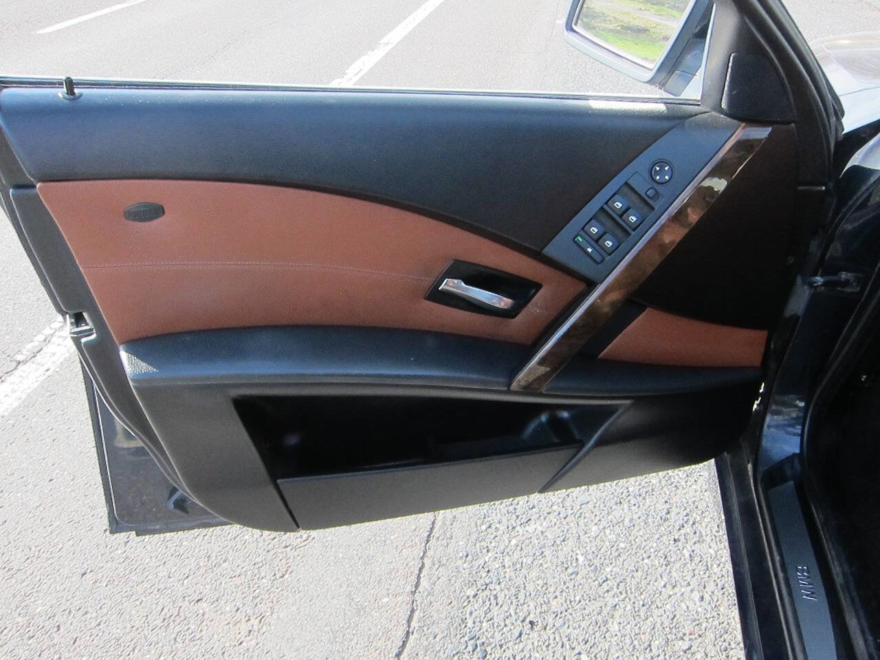 Used 2006 BMW 530xi Sedan image 8