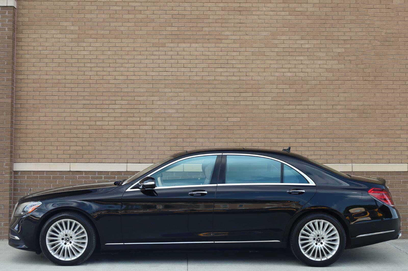 Used 2018 Mercedes-Benz S 560 Sedan image 2