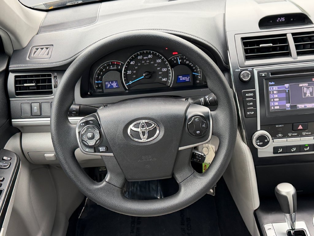 Used 2014 Toyota Camry LE FWD image 16