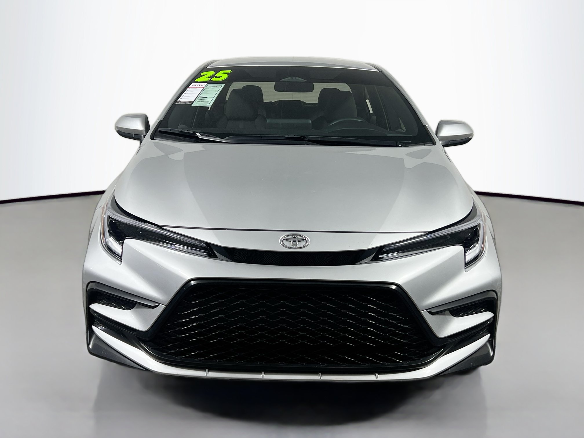 Used 2025 Toyota Corolla SE FWD image 11