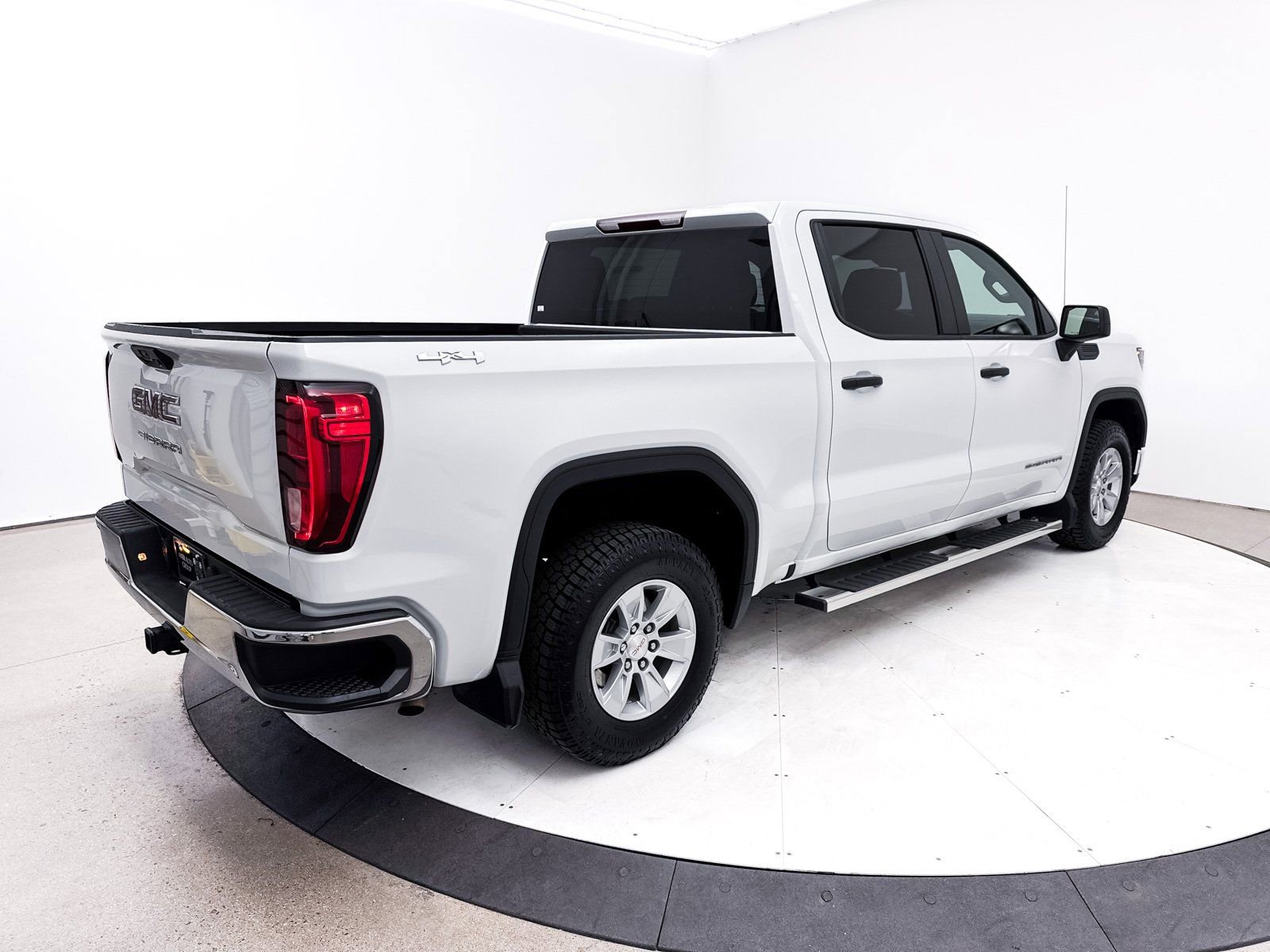 Used 2023 GMC Sierra 1500 Pro w/ Trailering Package image 15