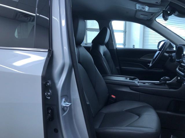Certified 2025 Toyota Grand Highlander AWD image 22