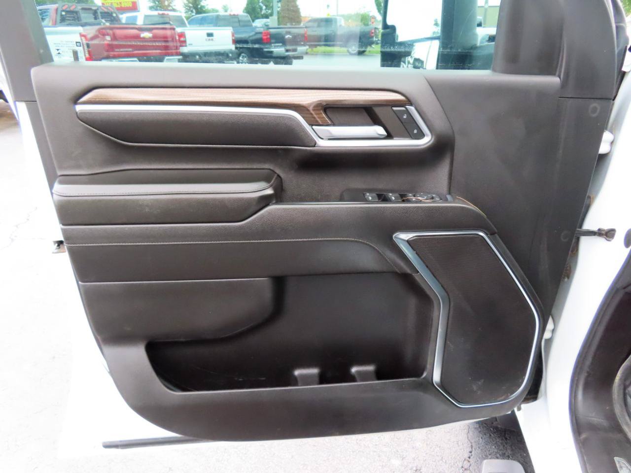 Used 2024 Chevrolet Silverado 2500 LT AWD/4WD image 25
