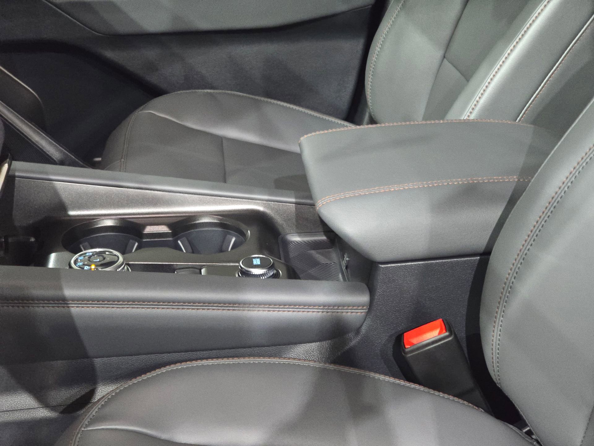 New 2026 Ford Explorer Active w/ Active Comfort Package image 16