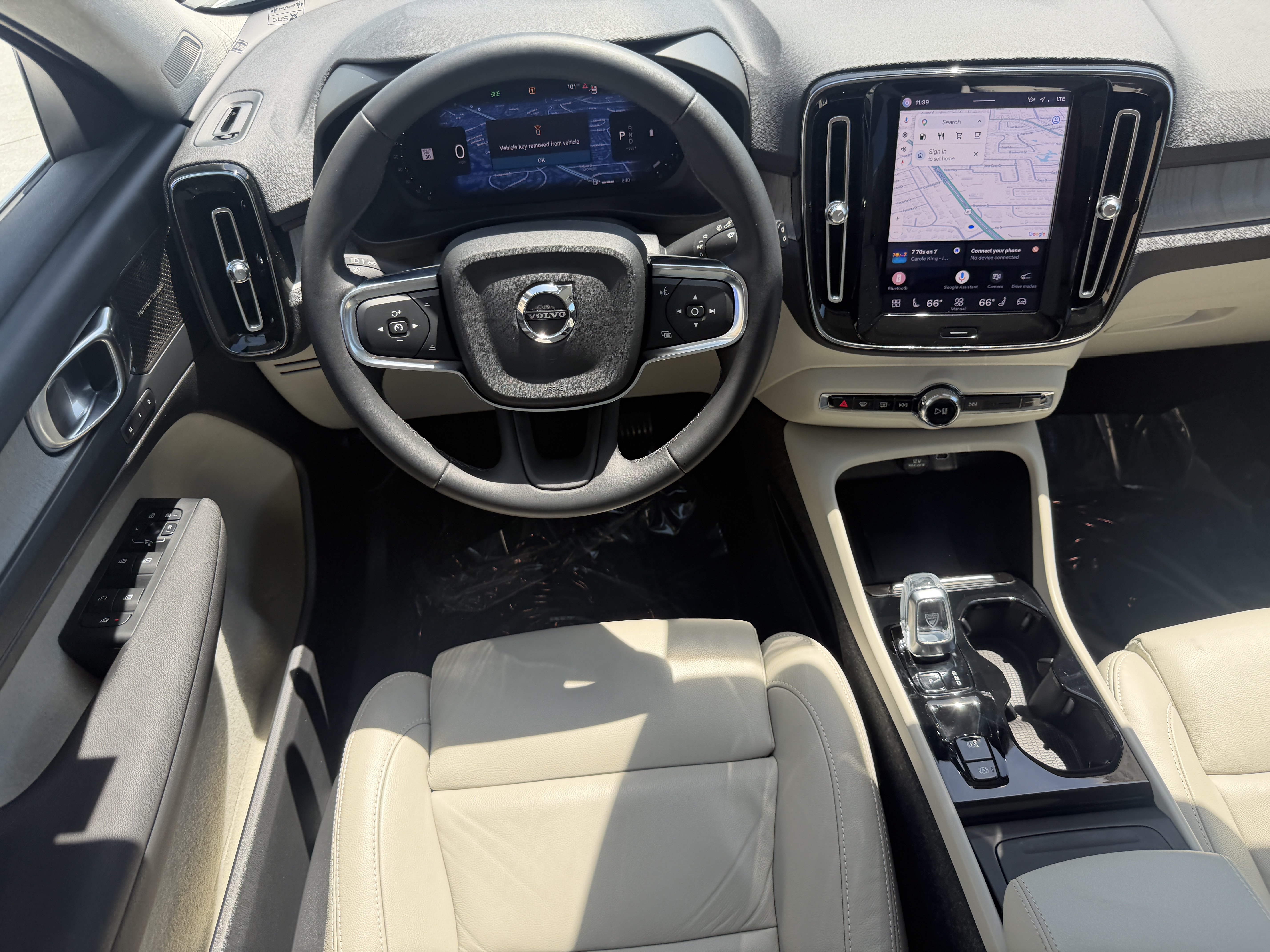 Certified 2023 Volvo XC40 B5 Ultimate w/ Protection Package Premier AWD/4WD image 14