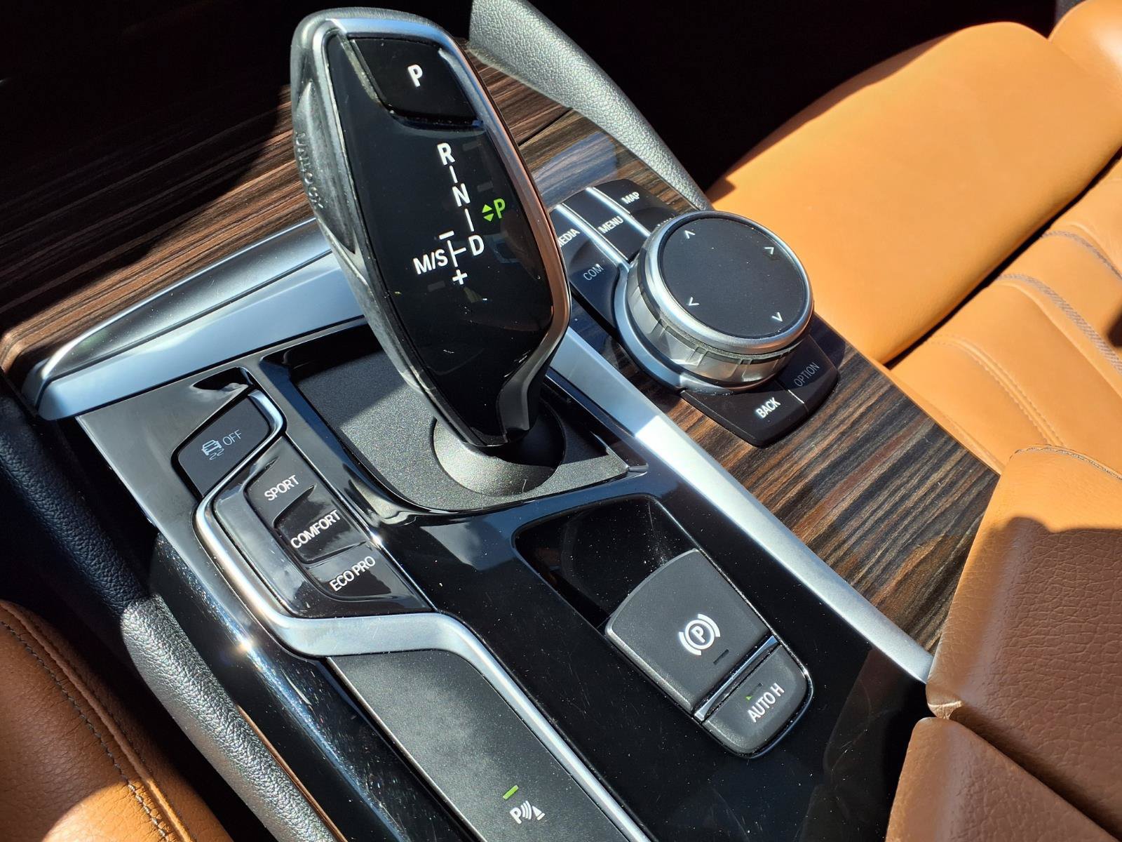 Used 2020 BMW 530i w/ Convenience Package RWD image 20