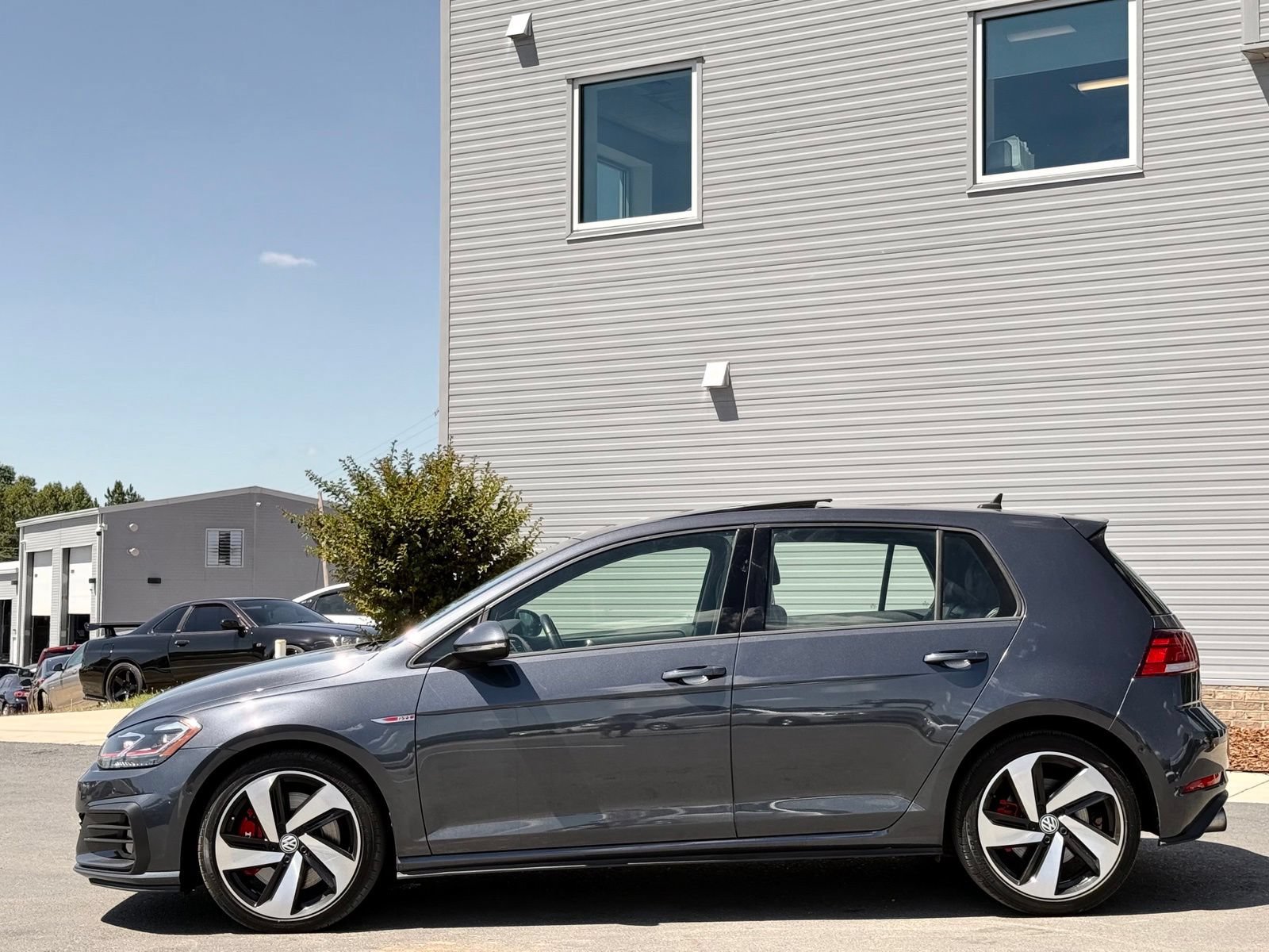 Used 2018 Volkswagen GTI SE FWD image 14