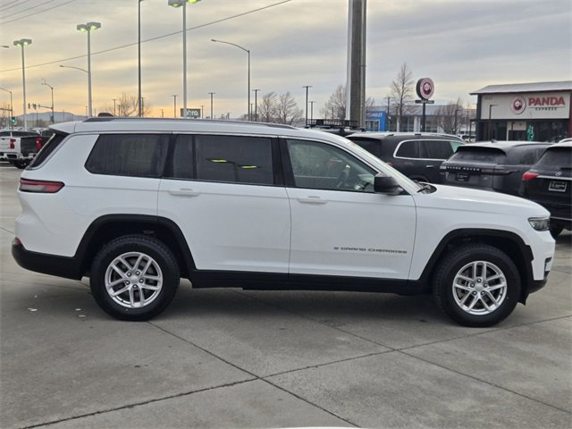 Used 2023 Jeep Grand Cherokee L Laredo image 39