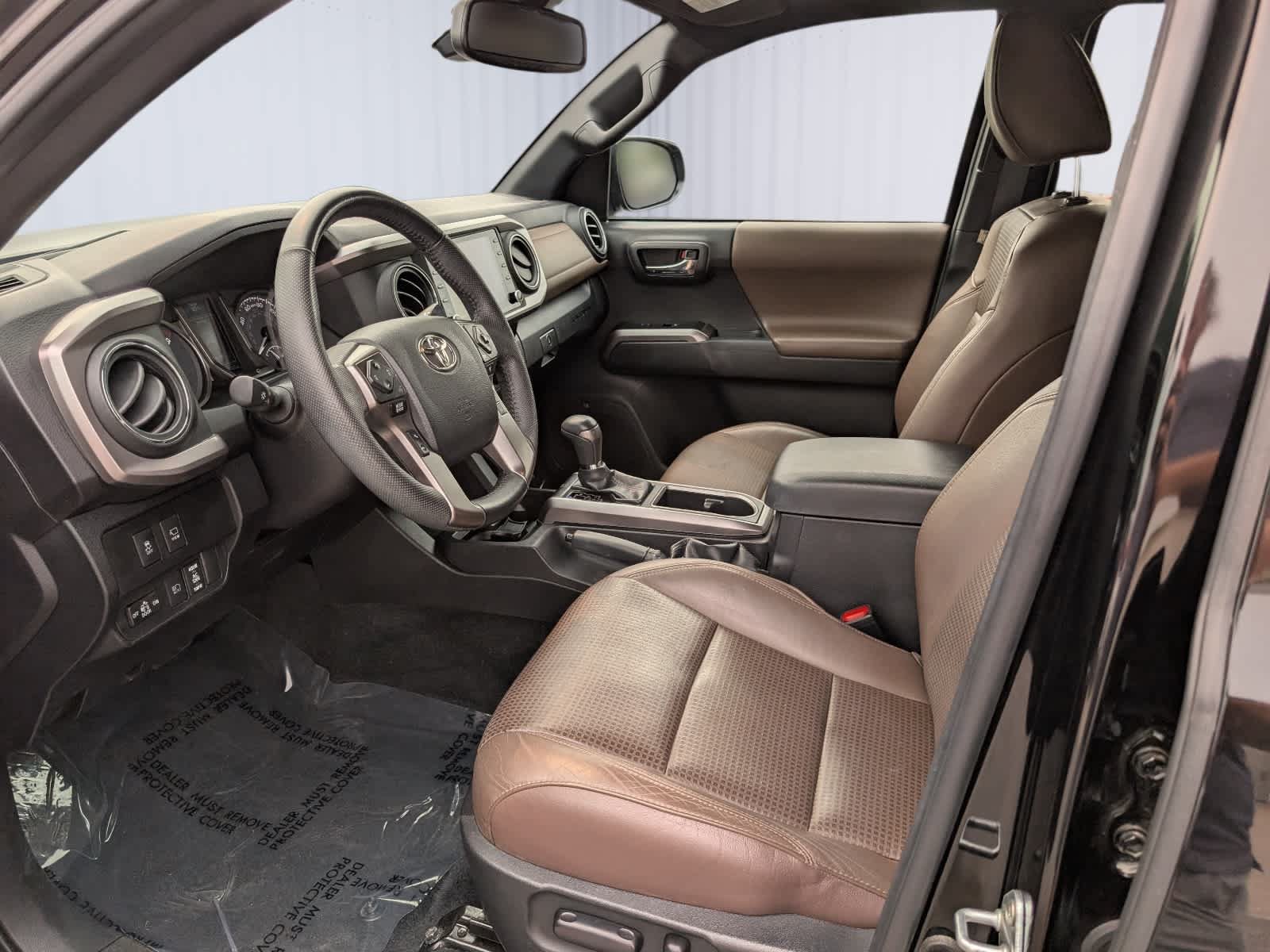 Used 2023 Toyota Tacoma Limited AWD/4WD image 14
