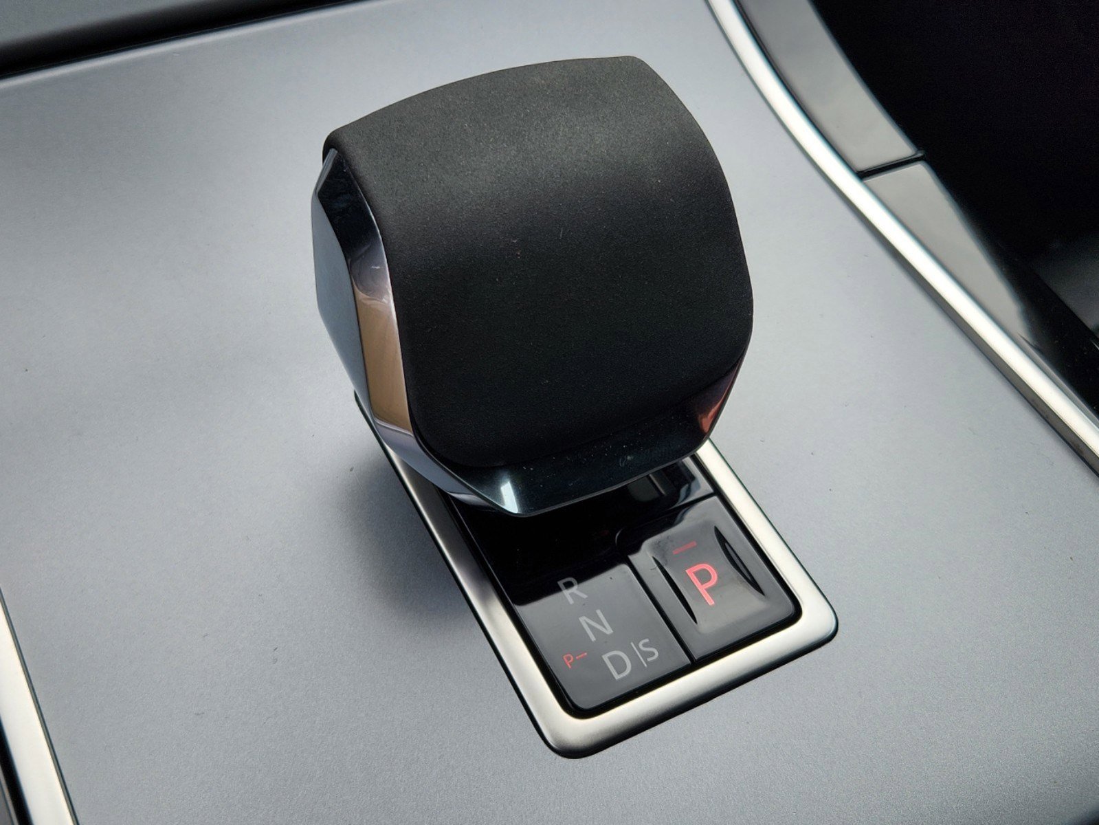 Certified 2024 Land Rover Range Rover Evoque S AWD/4WD image 20