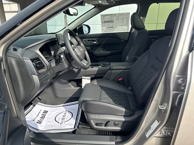 New 2026 Nissan Rogue Platinum image 10