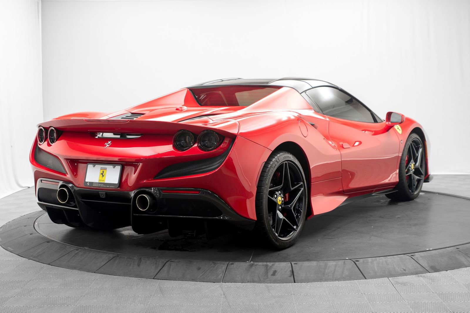 Used 2021 Ferrari F8 Tributo RWD image 12