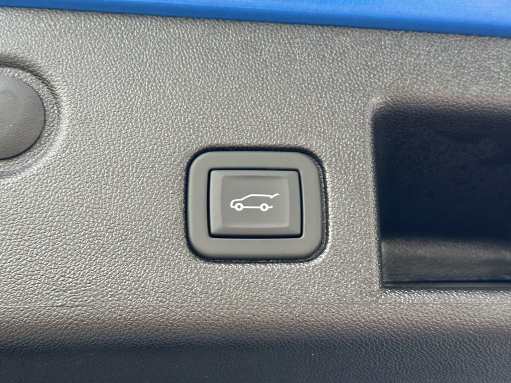 Certified 2024 Chevrolet Equinox Premier w/ LPO, Cargo Package FWD image 12